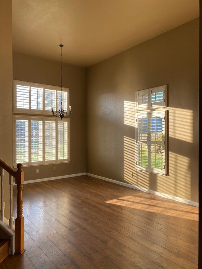 Building Photo - 3 bedroom 3 bathroom Salida Home