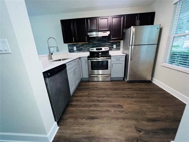 Building Photo - 2556 Woodgate Blvd