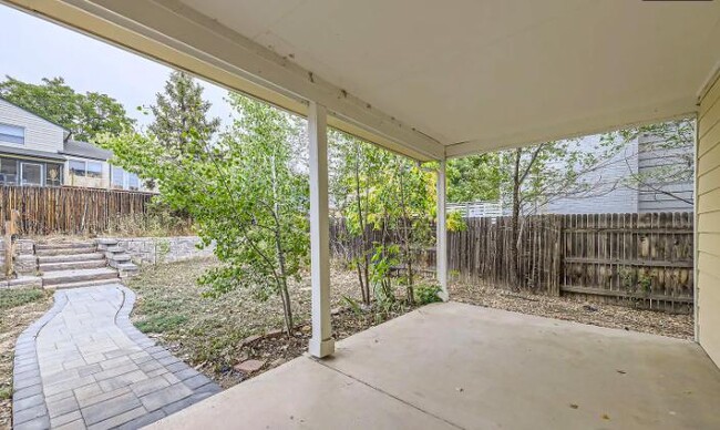 Building Photo - 3149 Oak Cir N