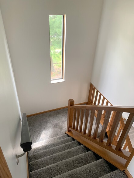 Building Photo - 6900 Gemstar Rd