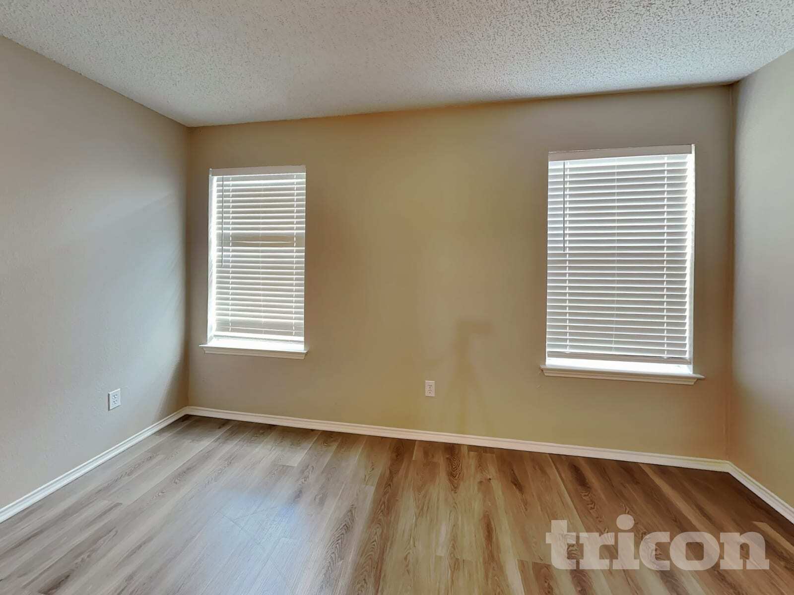 Building Photo - 327 Moss Hill Dr