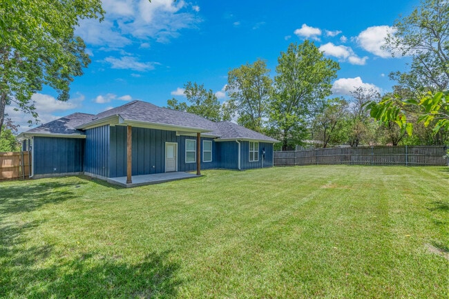 Building Photo - 1220 Neal Pickett Dr