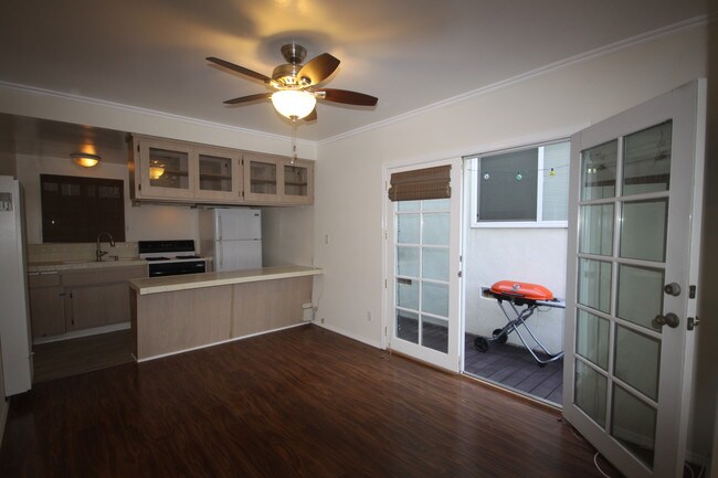 Building Photo - 206 41st St