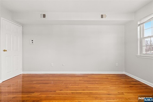 Building Photo - 250 Franklin Turnpike