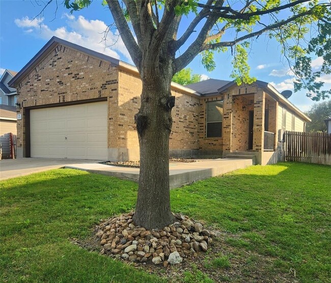 Building Photo - 205 Beech Dr