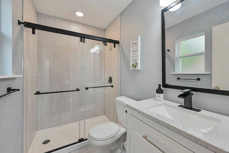 Building Photo - 3906 Sioux Cir