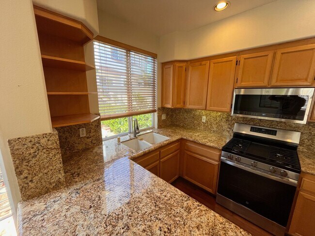 Building Photo - Encinitas Gem: Stunning 2 Bed 2.5 Bath Tow...