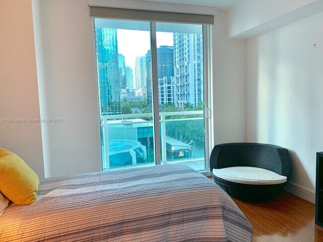 Building Photo - 951 Brickell Ave