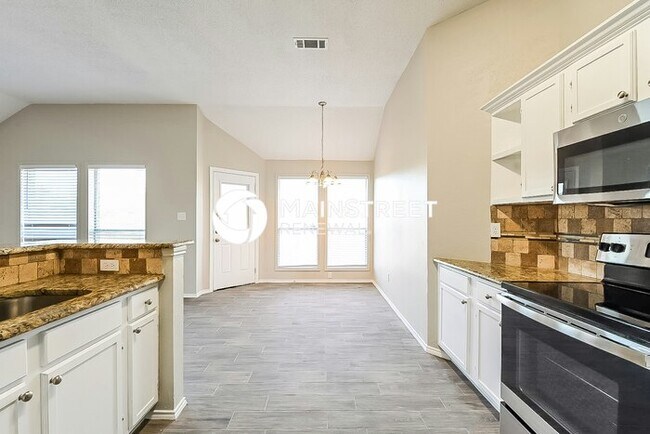 Building Photo - 4 Bedroom Pet-Friendly Home in Glenn Heights, TX with Main Street Renewal
