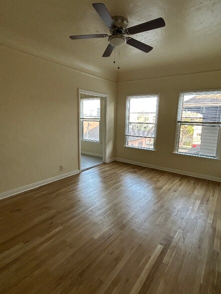 Building Photo - 1154 Normandie Ave
