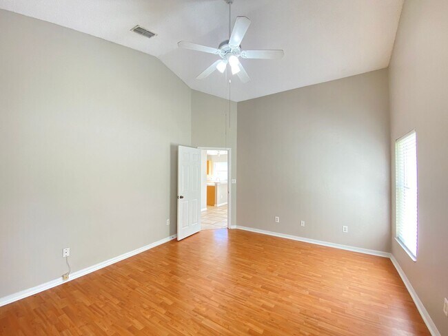 Building Photo - View this home today and Move in July 3rd!...