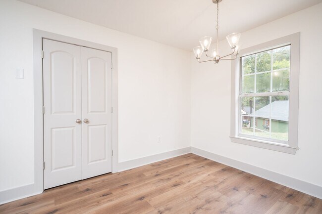 Building Photo - 3BR/2BA Home