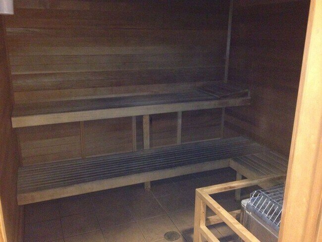 Building Photo - TUSCANY GUARD GATED COMMUNITY. LOTS OF UPGRADES AND HOA AMENITIES