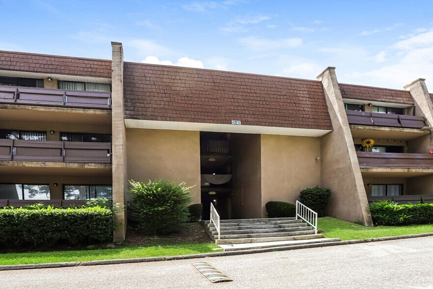 Building Photo - 915 S Seminole Dr