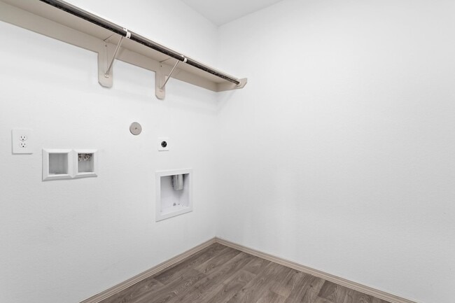 Building Photo - 6715 Riplee St