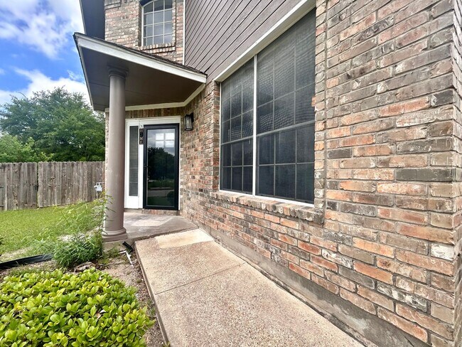 Building Photo - 17300 Bishopsgate Dr