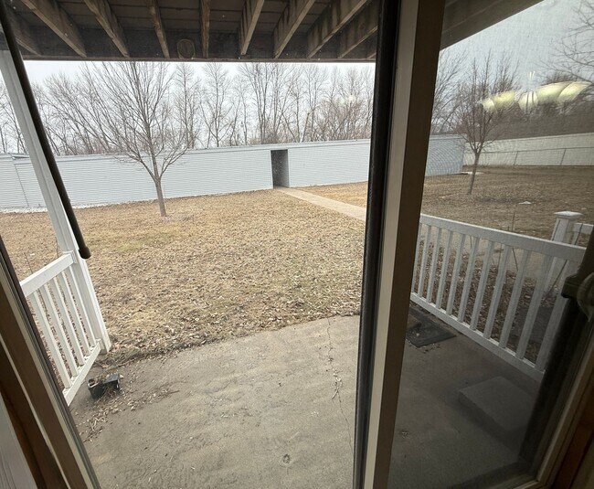 Building Photo - Charming 2-Bedroom, 1-Bath with Garage