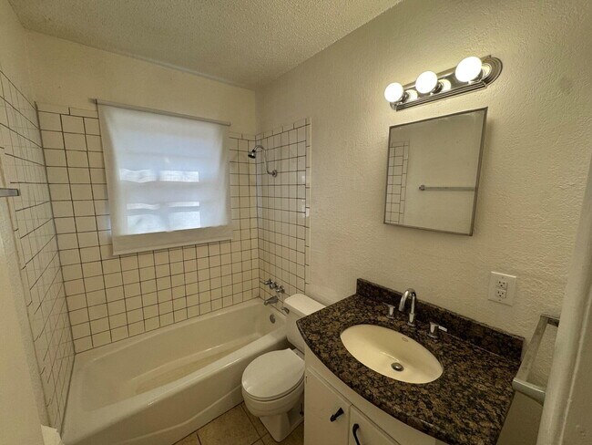 Building Photo - 2208 35th St