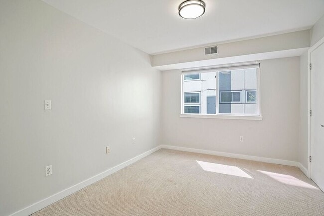 Building Photo - 1439 Chapin St NW