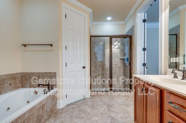Building Photo - 3012 Americus Dr