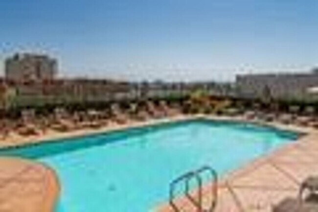 Building Photo - Beautiful Condo at Electra!