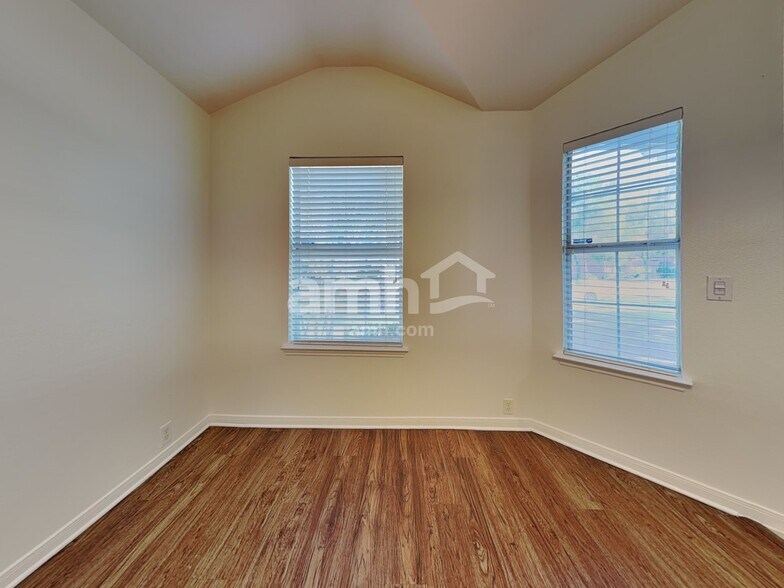 Building Photo - 16623 Grenada Falls Dr