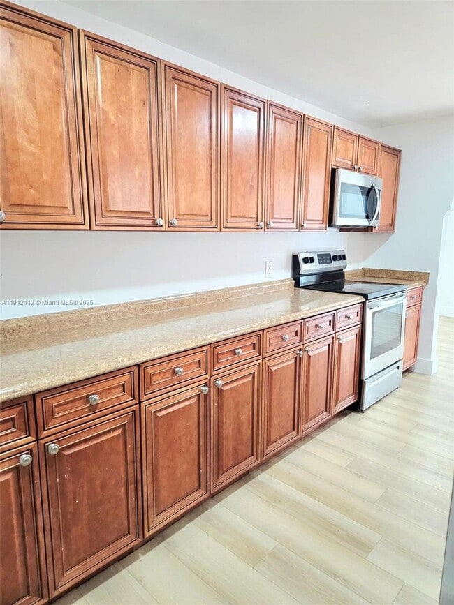 Building Photo - 6432 Dewey St