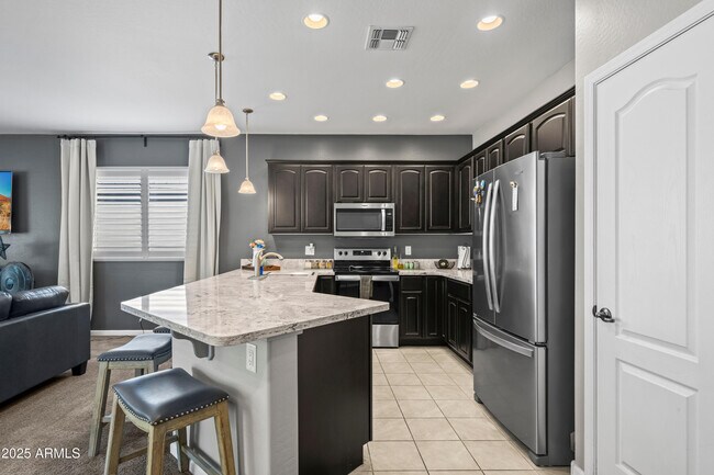 Building Photo - 3117 S Signal Butte Rd