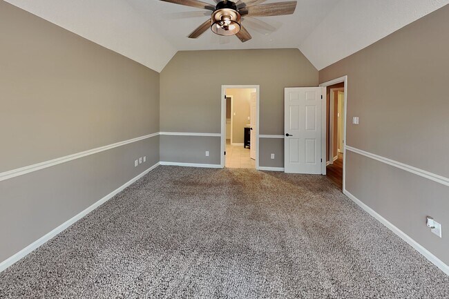 Building Photo - 8070 Ellis Rd