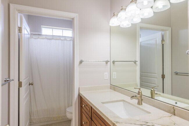 Building Photo - 3315 SE W Snow Rd