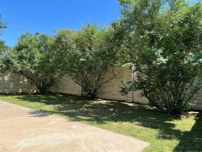 Building Photo - 18103 Dardanelles Ct