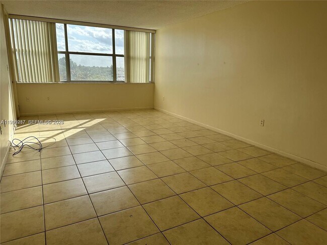 Building Photo - 1200 NE Miami Gardens Dr