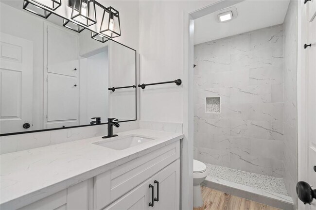 Building Photo - 6009 Glen Meadow Dr