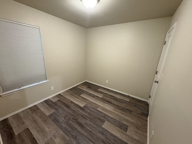 Building Photo - 2023 N Atlanta Ct