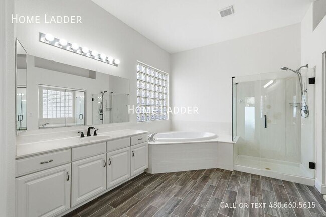 Building Photo - 5080 S McClelland Dr
