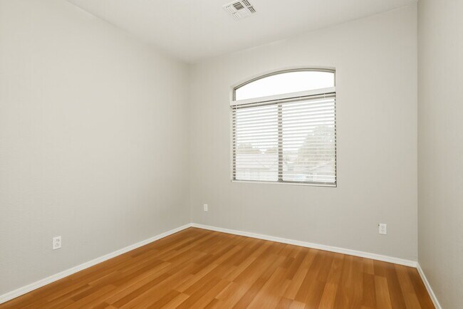 Building Photo - 10757 W Angels Ln