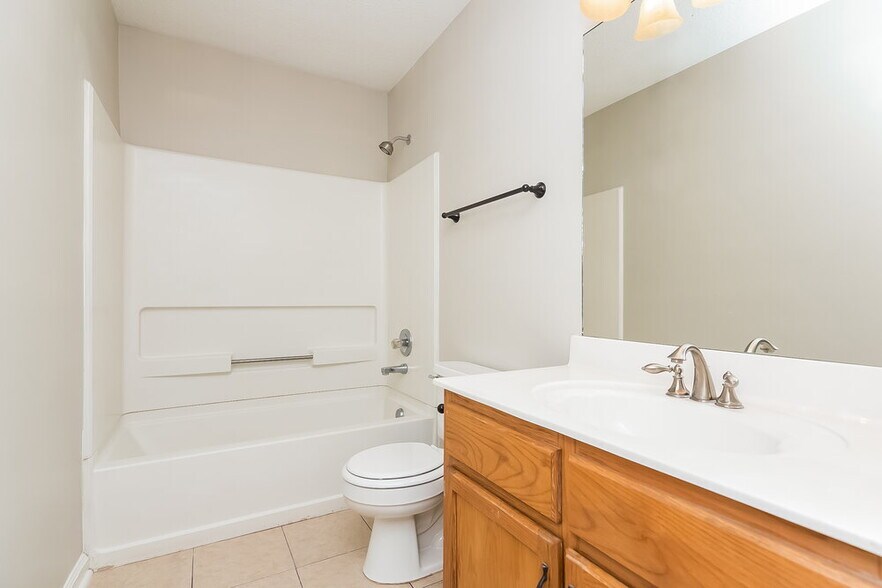 Building Photo - 1886 Towson Ln