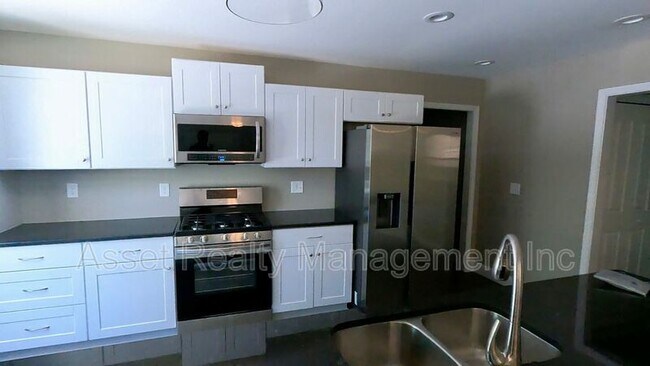 Building Photo - 112 Bennett Ln
