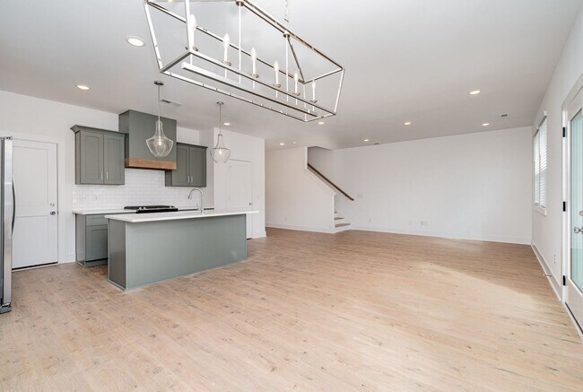 Building Photo - 728 Caraway Ln