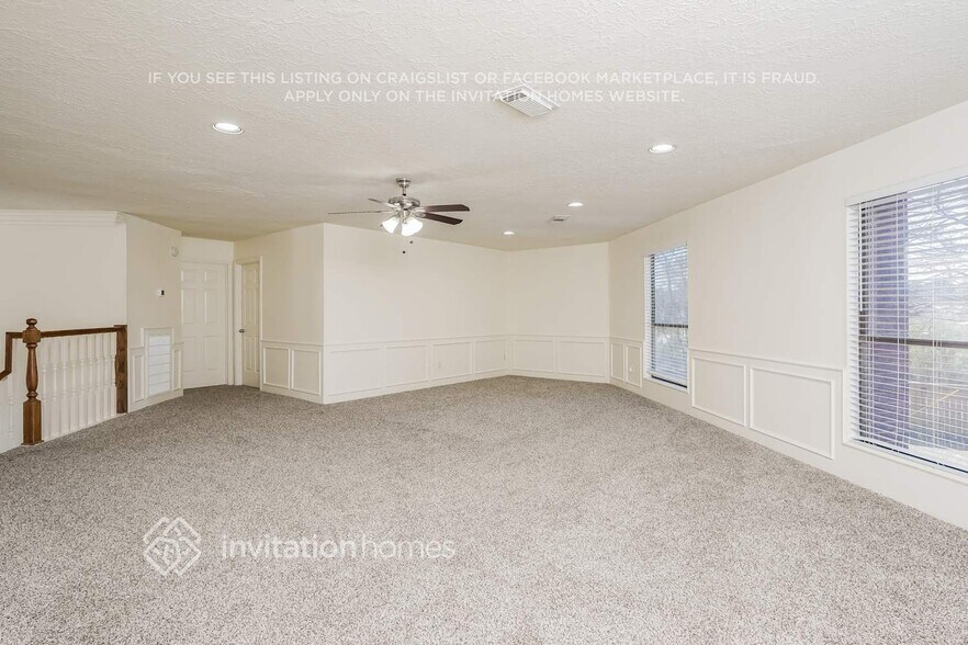 Building Photo - 11903 Gardenglen Dr