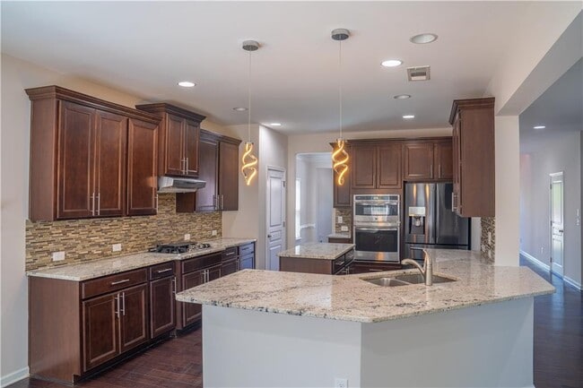 Building Photo - 5130 Northview Lake