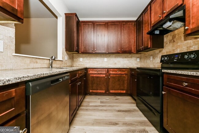 Building Photo - 3281 Pennington Dr