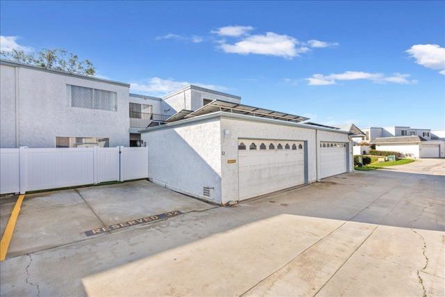 Building Photo - 1640 Maple Dr