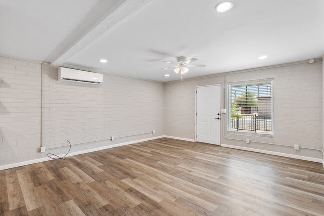 Building Photo - The Catalina