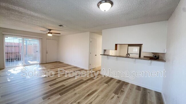 Building Photo - 1625 Park Ln