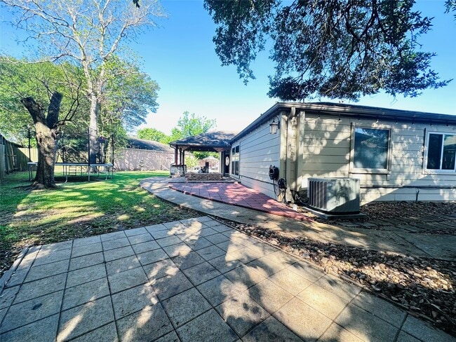 Building Photo - 7419 San Morino Dr