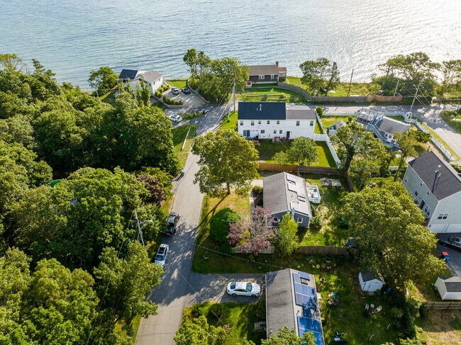 Building Photo - 30 Florence St