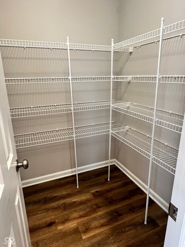 Building Photo - 5656 Grosbeak Dr