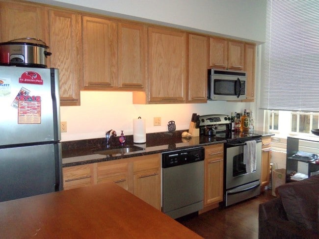 Interior Photo - 801 Walnut St