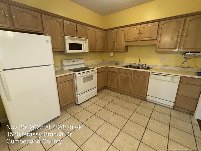 Building Photo - 1530 Grassy Branch Dr